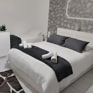 Apartament House Luroke, Katania