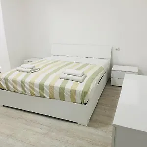 Apartament Living Center, Katania